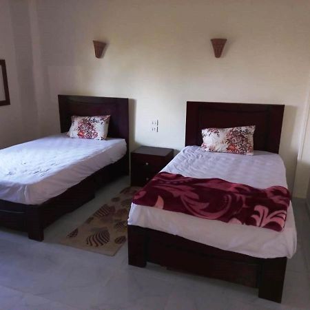 Villa Victoria Old Nile View Луксор Екстериор снимка