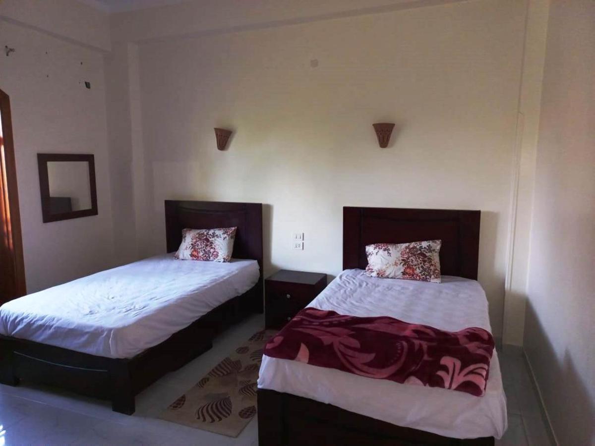 Villa Victoria Old Nile View Луксор Екстериор снимка